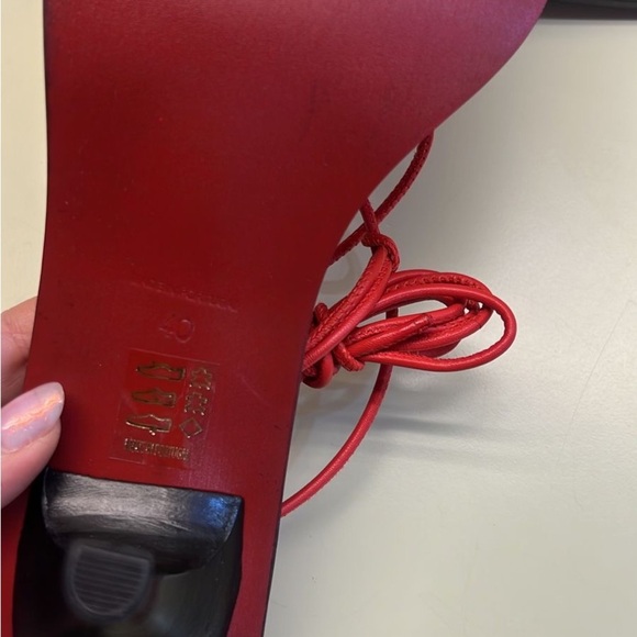 Elegant Red Stiletto Heels with Strappy Design - Picture 8 of 10